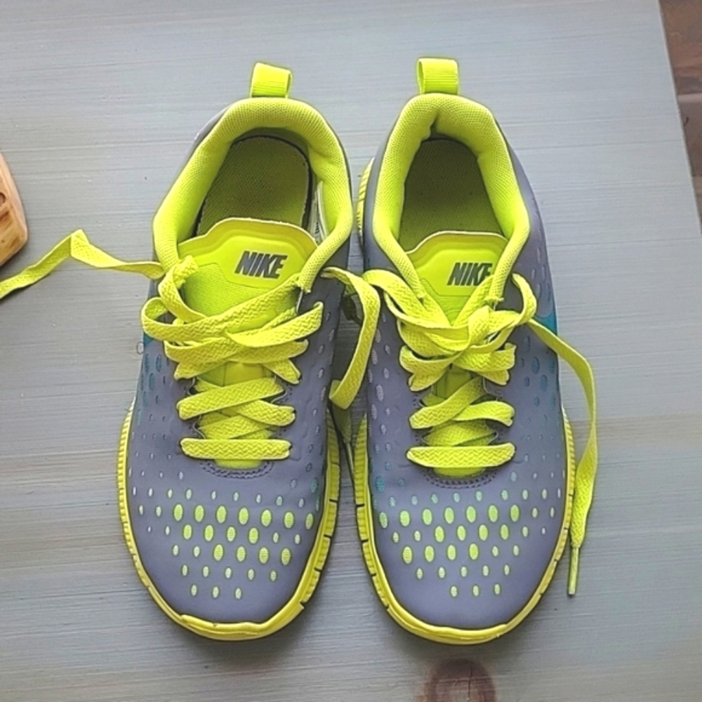 Nike Air BRS 1000 Youth Sneakers - 4Y